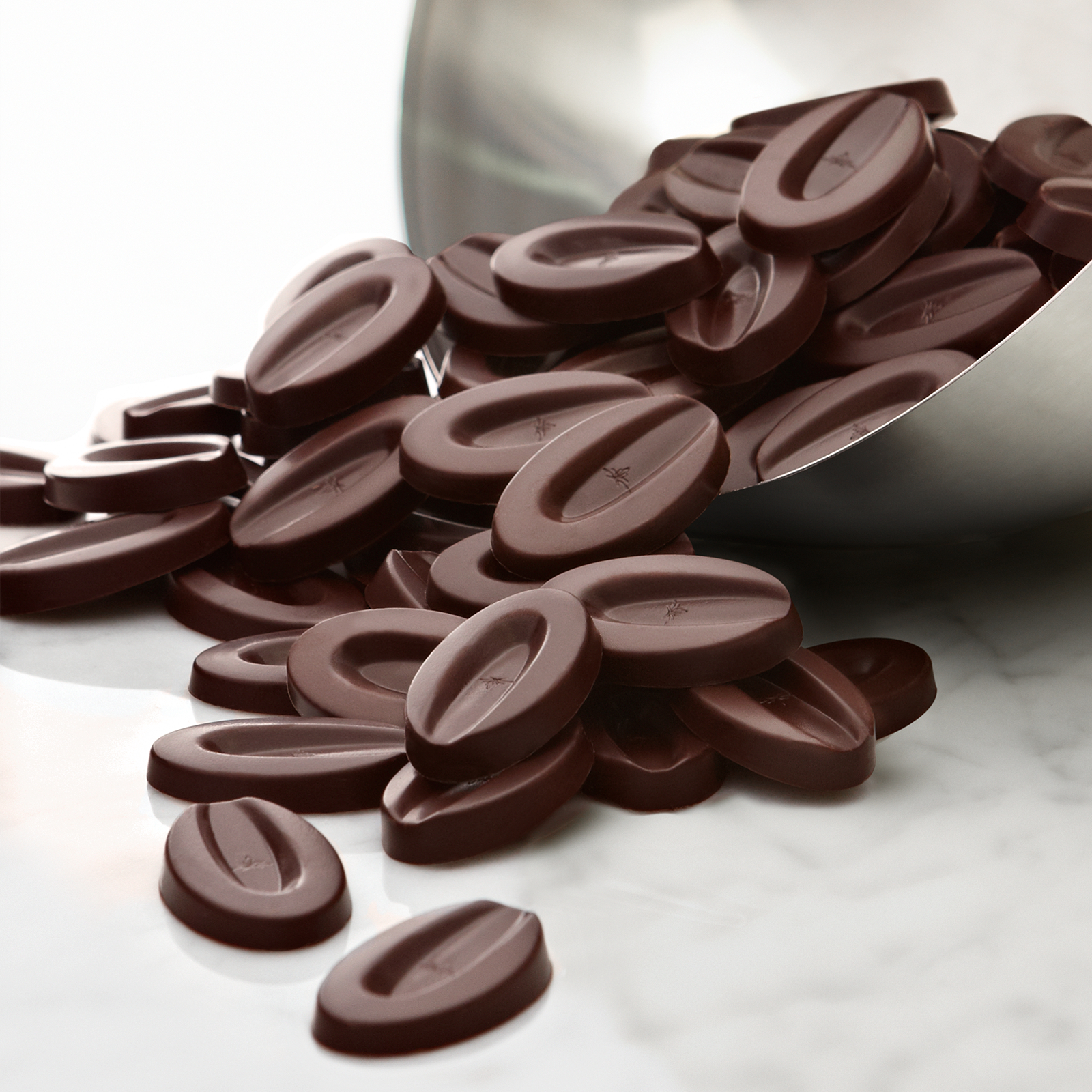 SCC5030_1_Valrhona-Professional-Dark-Chocolate_-Satilia-Noir_12kg