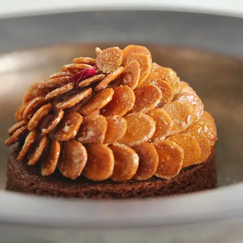 almond rose tart